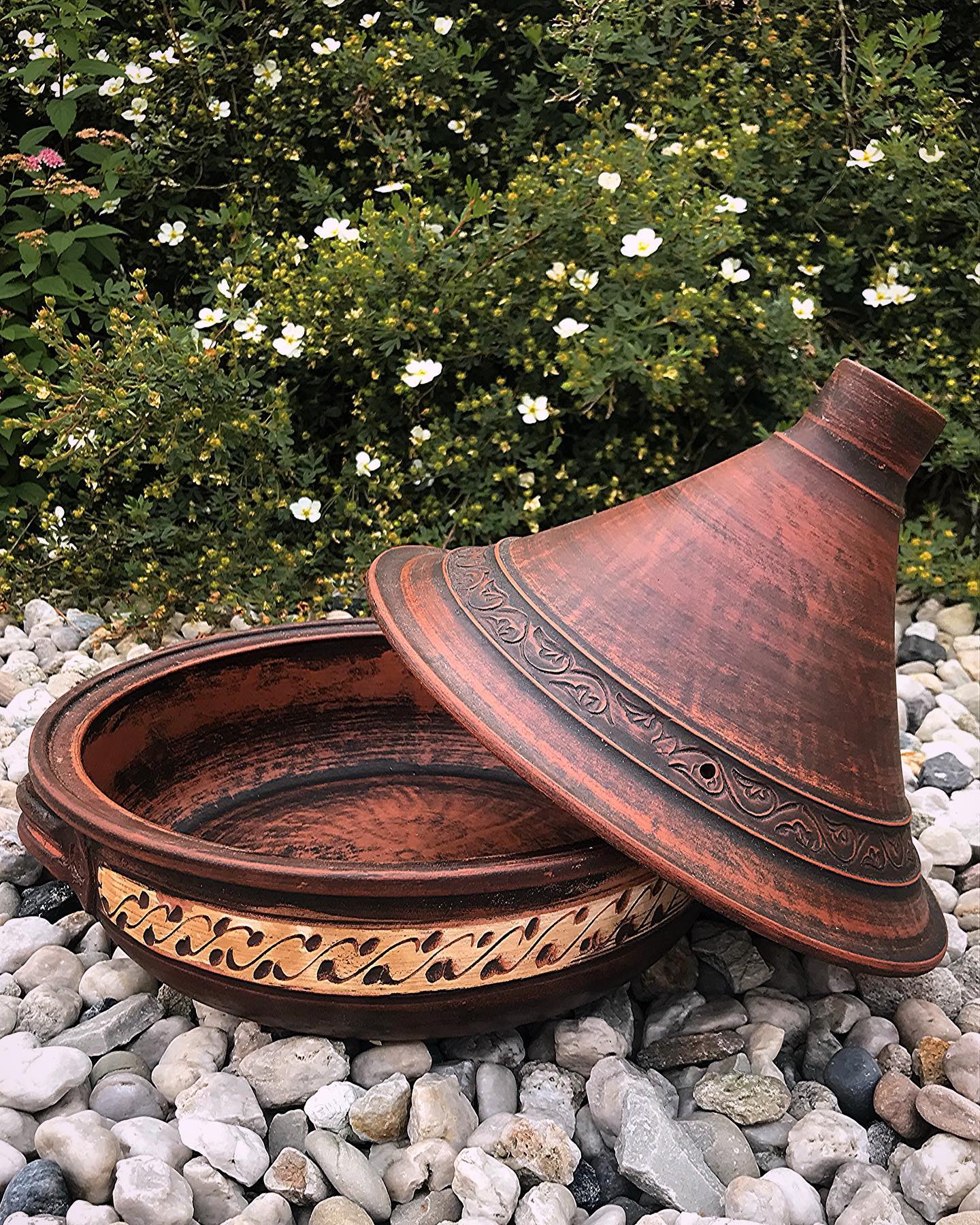 Tažín a tagine - keramická nádoba na prípravu chuťových pochoutek